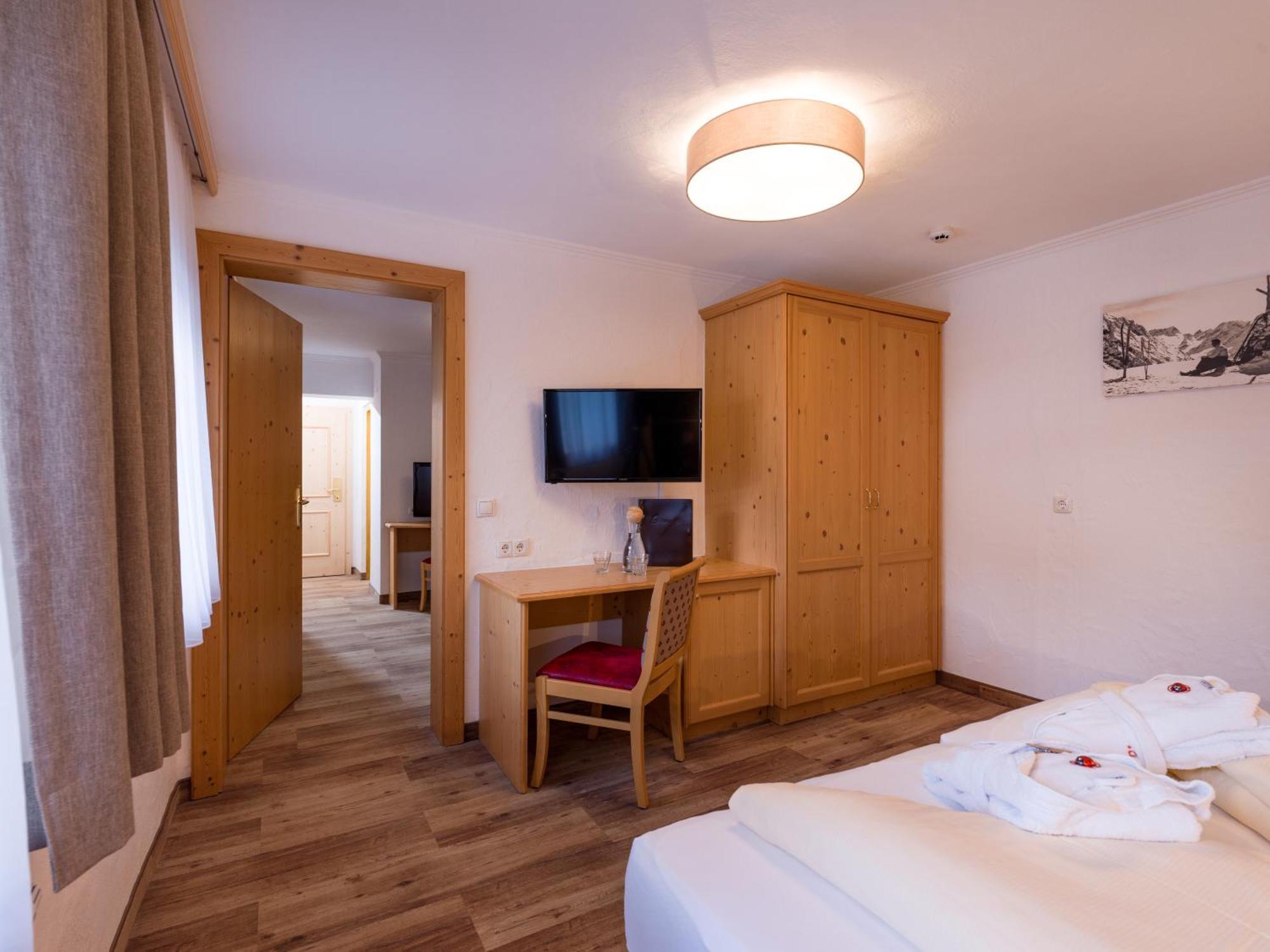 Hotel Glockenstuhl Герлос Экстерьер фото